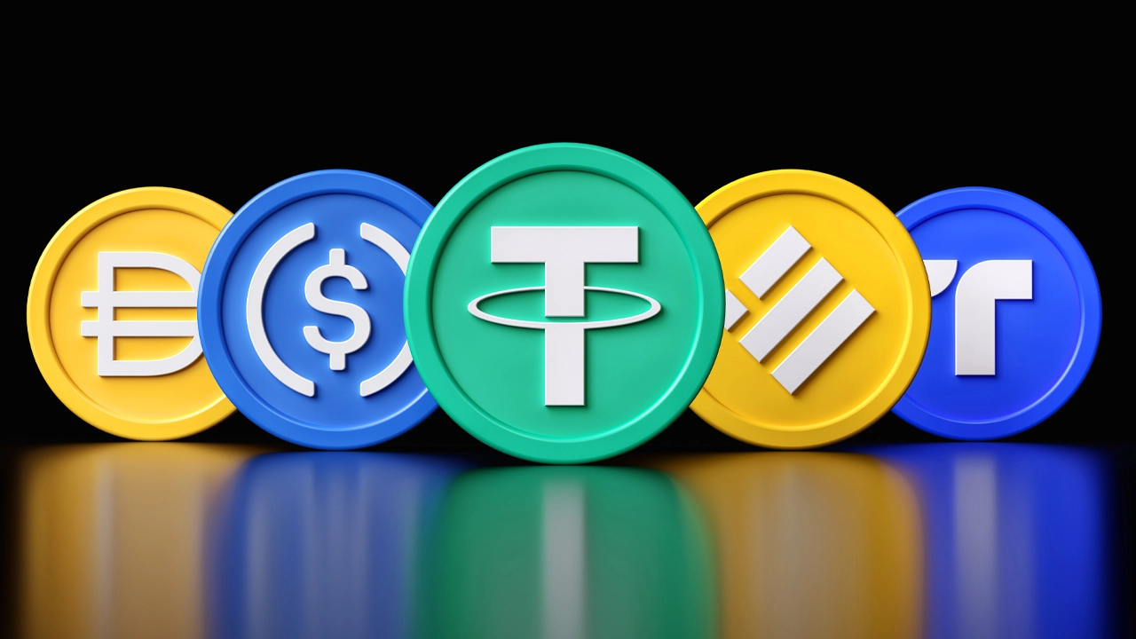 Centralization of Stablecoin